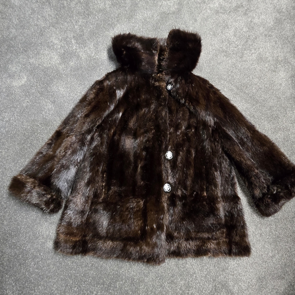#26. Ladies Brown Mink Fur Coat.